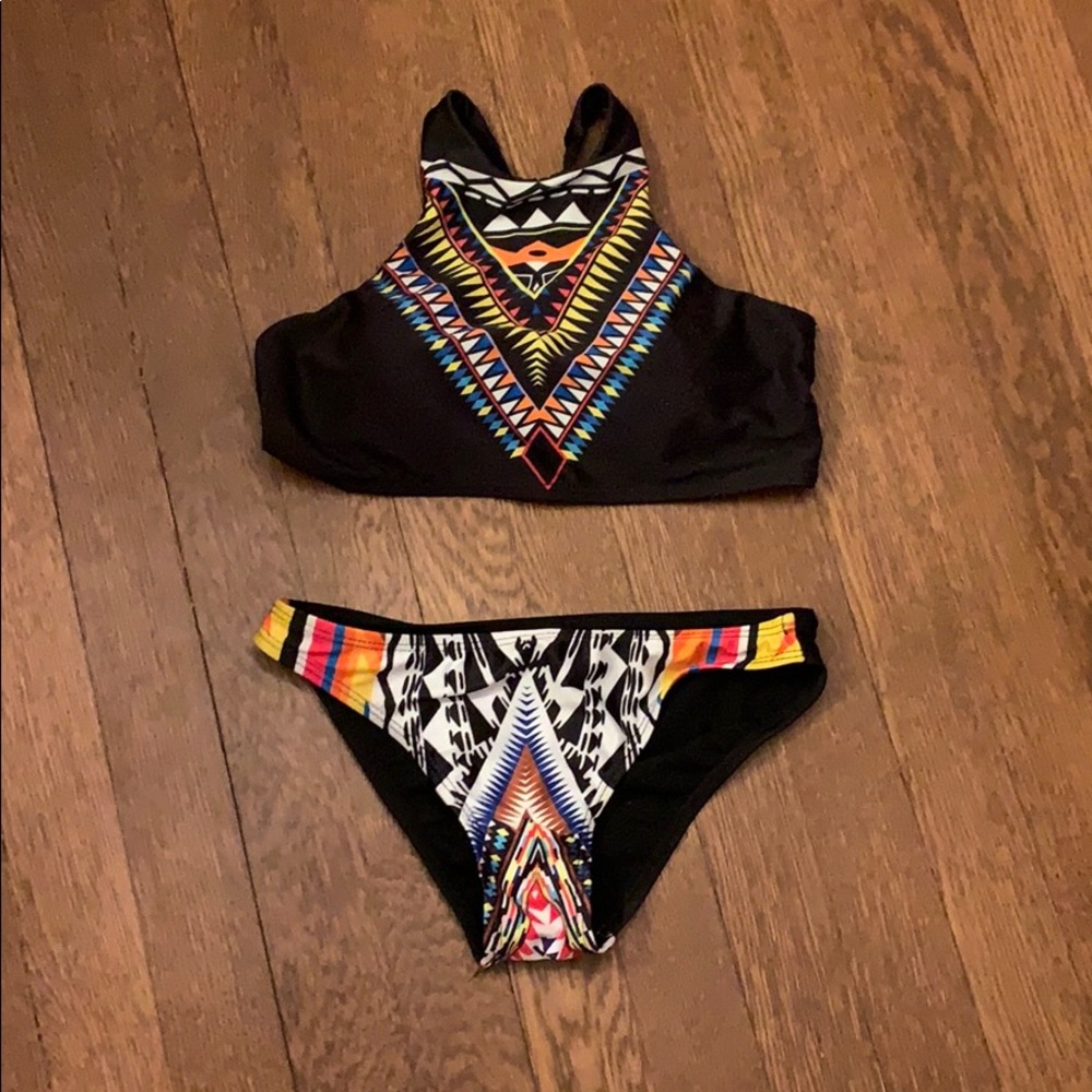 Pattern Bikini - Picture 2 of 4